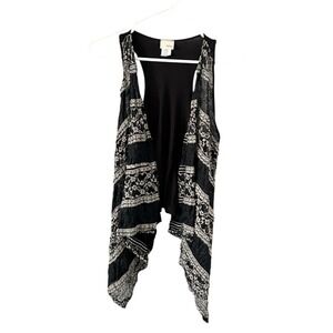 Daytrip Black and Lace Open‎ Front Vest Size Medium
